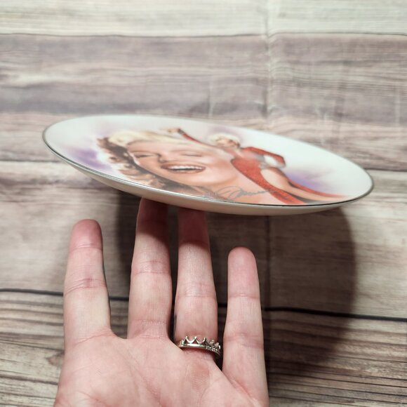 Bradford Exchange Marilyn Monroe Luminous Lorelie Collector Plate - Picture 4 of 8